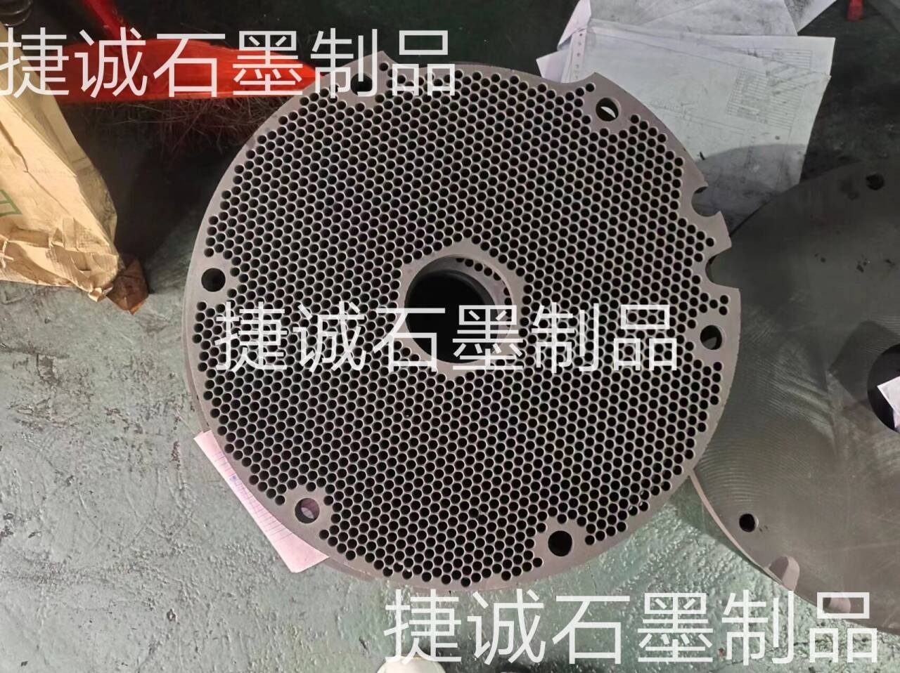 硬質(zhì)合金石墨盤，石墨盤，刀具燒結(jié)石墨盤，石墨盤加工，銅管燒結(jié)石墨盤，燒結(jié)石墨盤，石墨盤加工廠，石墨盤生產(chǎn)廠家，石墨盤廠家